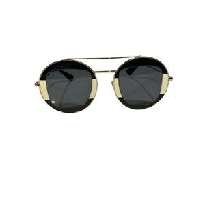 Authentic Gucci sunglasses  GG0105S 006